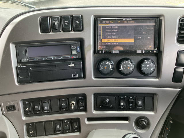 UDトラックスクオンタンク車（タンクローリー）大型（10t）[写真38]