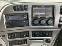 UDトラックスクオンタンク車（タンクローリー）大型（10t）[写真39]