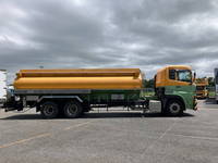 UDトラックスクオンタンク車（タンクローリー）大型（10t）[写真07]