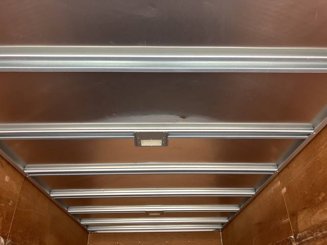 いすゞエルフアルミバン小型（2t・3t）[写真13]