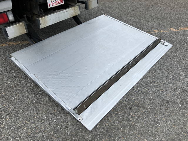 いすゞエルフアルミバン小型（2t・3t）[写真18]