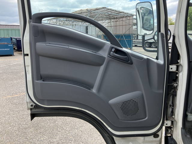 いすゞエルフアルミバン小型（2t・3t）[写真30]