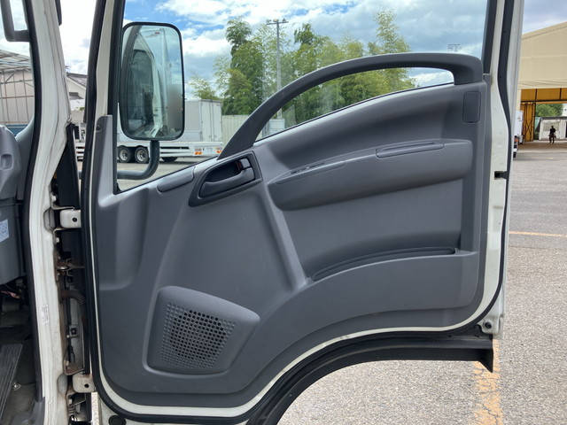 いすゞエルフアルミバン小型（2t・3t）[写真31]