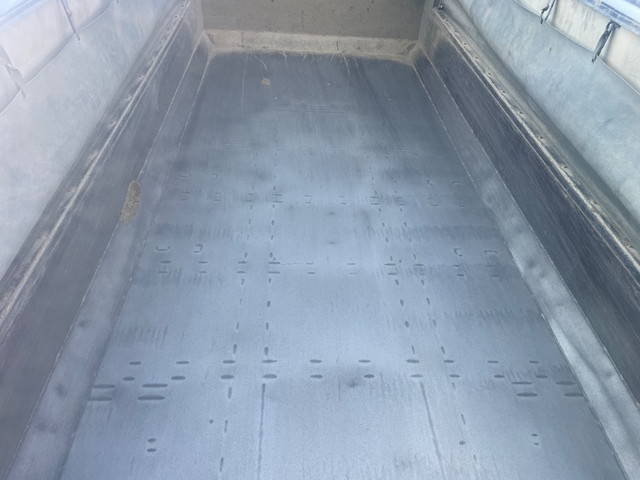 UDトラックスクオンダンプ大型（10t）[写真11]