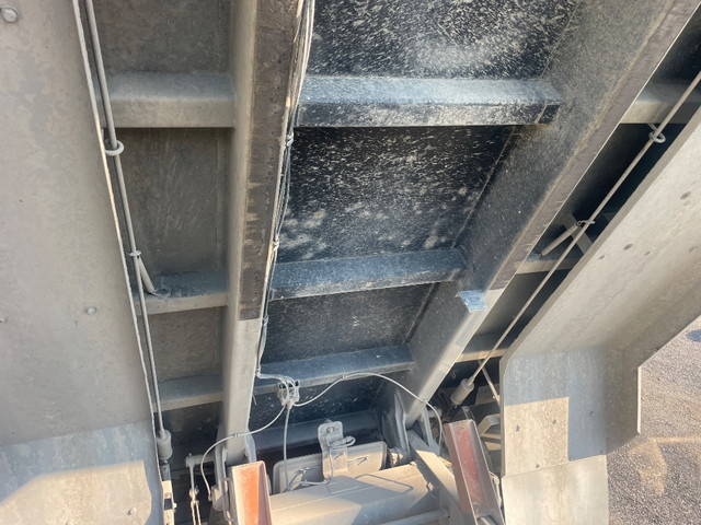 UDトラックスクオンダンプ大型（10t）[写真14]