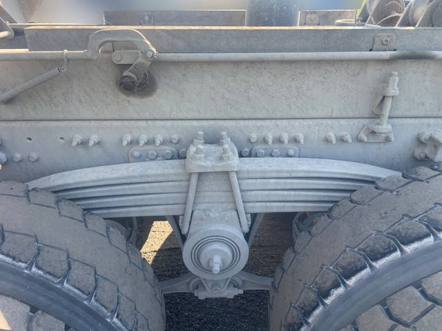 UDトラックスクオンダンプ大型（10t）[写真19]