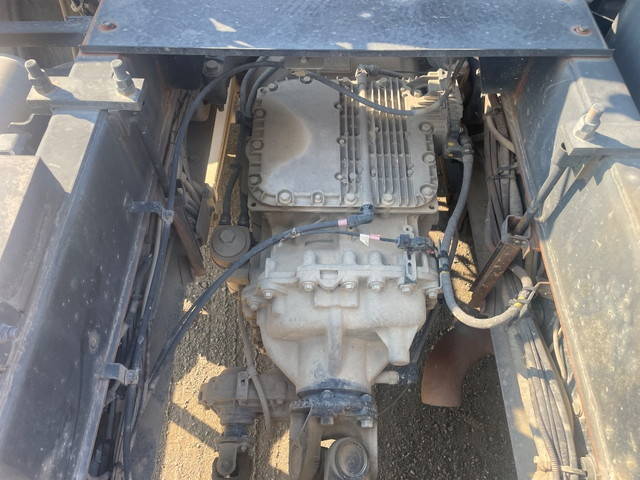 UDトラックスクオンダンプ大型（10t）[写真22]