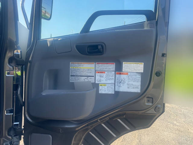 UDトラックスクオンダンプ大型（10t）[写真28]