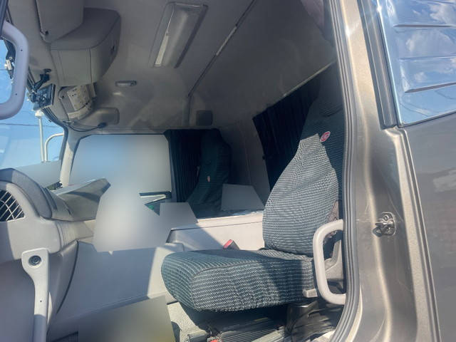 UDトラックスクオンダンプ大型（10t）[写真29]