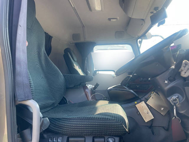 UDトラックスクオンダンプ大型（10t）[写真30]