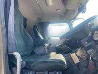 UDトラックスクオンダンプ大型（10t）[写真30]