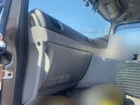 UDトラックスクオンダンプ大型（10t）[写真31]