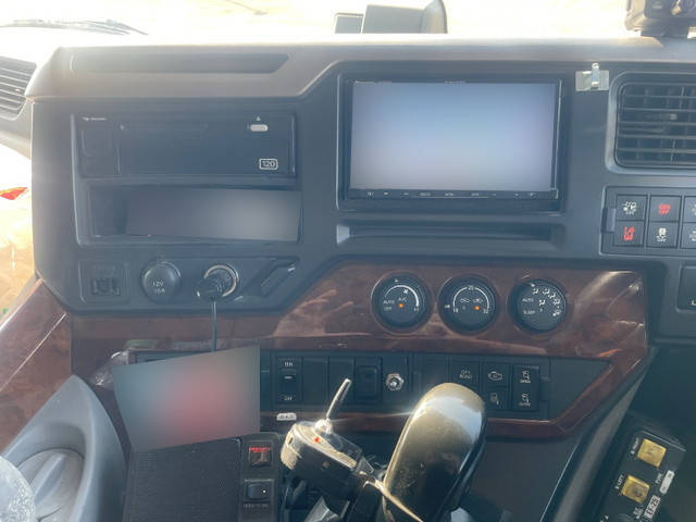 UDトラックスクオンダンプ大型（10t）[写真37]