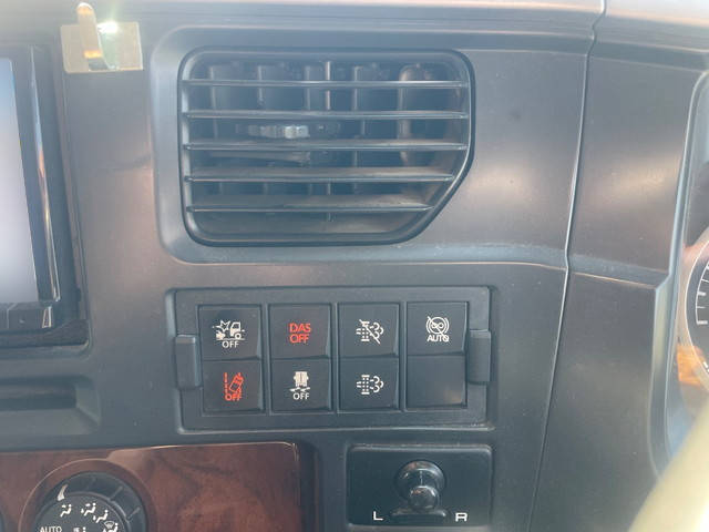 UDトラックスクオンダンプ大型（10t）[写真38]