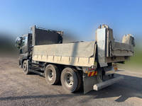 UDトラックスクオンダンプ大型（10t）[写真04]