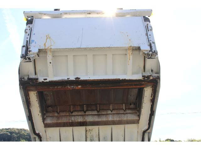 UDトラックスコンドルパッカー車（塵芥車）増トン（6t・8t）[写真20]