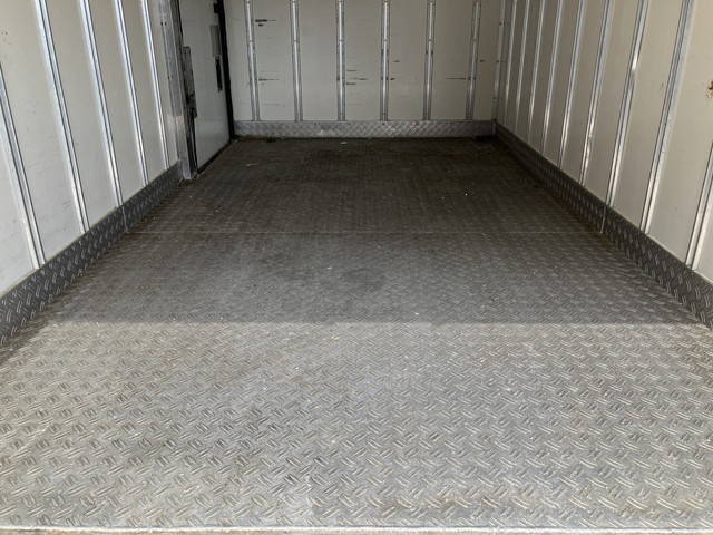 いすゞエルフ冷凍車（冷蔵車）小型（2t・3t）[写真12]