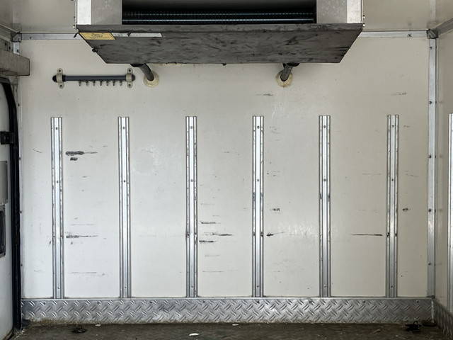 いすゞエルフ冷凍車（冷蔵車）小型（2t・3t）[写真15]