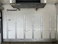 いすゞエルフ冷凍車（冷蔵車）小型（2t・3t）[写真16]