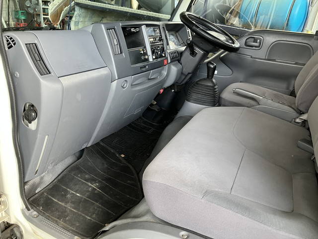 いすゞエルフ冷凍車（冷蔵車）小型（2t・3t）[写真30]