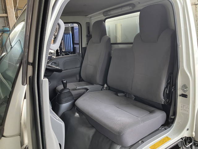 いすゞエルフ冷凍車（冷蔵車）小型（2t・3t）[写真31]