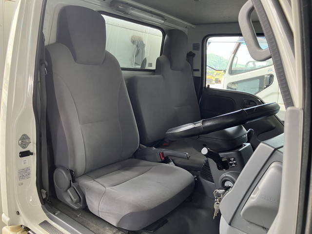 いすゞエルフ冷凍車（冷蔵車）小型（2t・3t）[写真32]