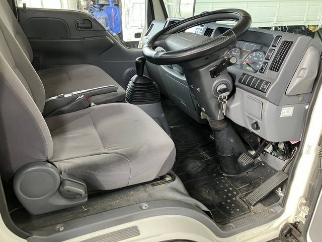 いすゞエルフ冷凍車（冷蔵車）小型（2t・3t）[写真33]