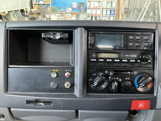 いすゞエルフ冷凍車（冷蔵車）小型（2t・3t）[写真35]