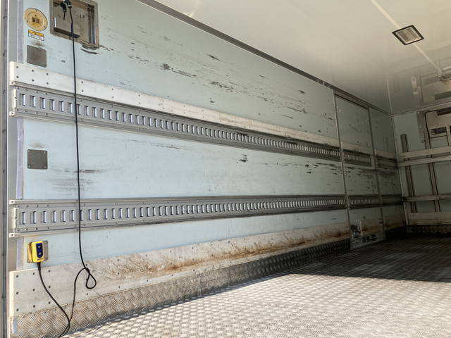 日野レンジャー冷凍車（冷蔵車）中型（4t）[写真13]