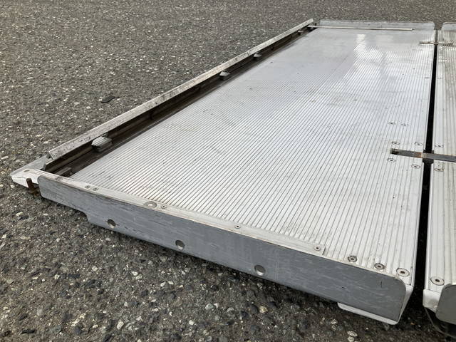 日野レンジャー冷凍車（冷蔵車）中型（4t）[写真19]