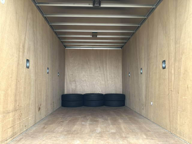 いすゞエルフアルミバン小型（2t・3t）[写真12]