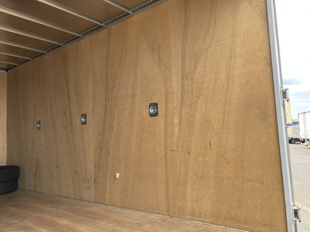 いすゞエルフアルミバン小型（2t・3t）[写真15]