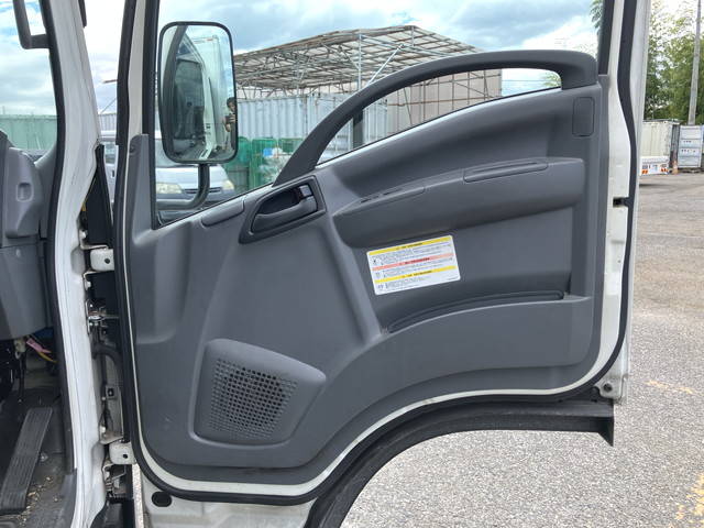 いすゞエルフアルミバン小型（2t・3t）[写真30]