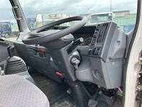 いすゞエルフアルミバン小型（2t・3t）[写真34]