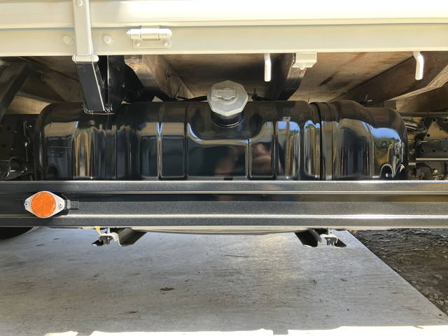 いすゞエルフ平ボディ小型（2t・3t）[写真18]