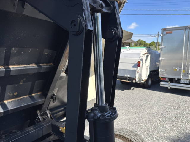 日野レンジャーダンプ中型（4t）[写真23]