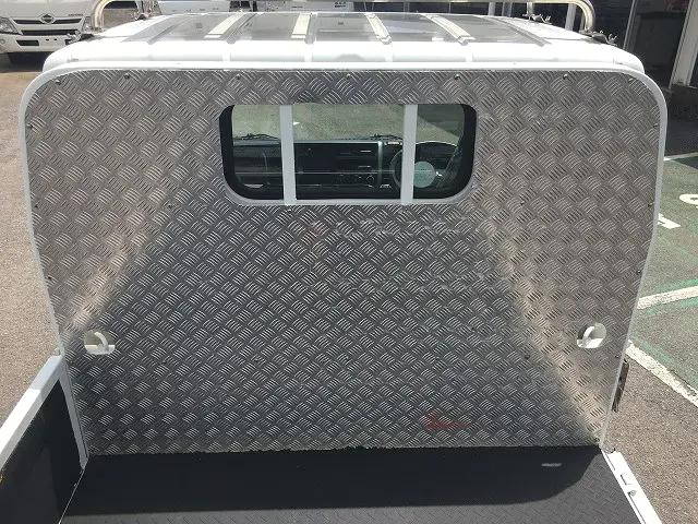 三菱ふそうキャンター平ボディ小型（2t・3t）[写真11]