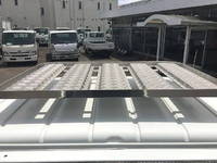 三菱ふそうキャンター平ボディ小型（2t・3t）[写真13]