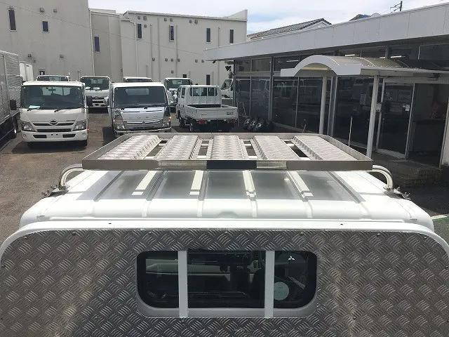 三菱ふそうキャンター平ボディ小型（2t・3t）[写真14]