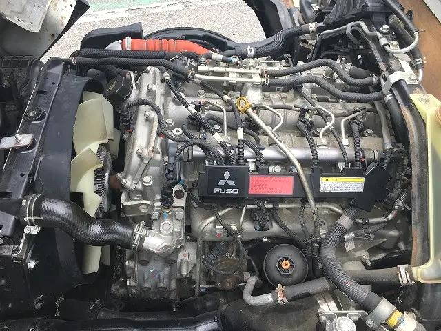 三菱ふそうキャンター平ボディ小型（2t・3t）[写真17]