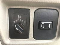 三菱ふそうキャンター平ボディ小型（2t・3t）[写真23]