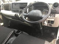 三菱ふそうキャンター平ボディ小型（2t・3t）[写真32]