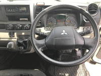 三菱ふそうキャンター平ボディ小型（2t・3t）[写真33]