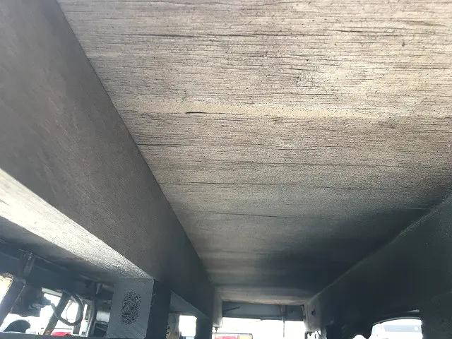 三菱ふそうキャンター平ボディ小型（2t・3t）[写真37]