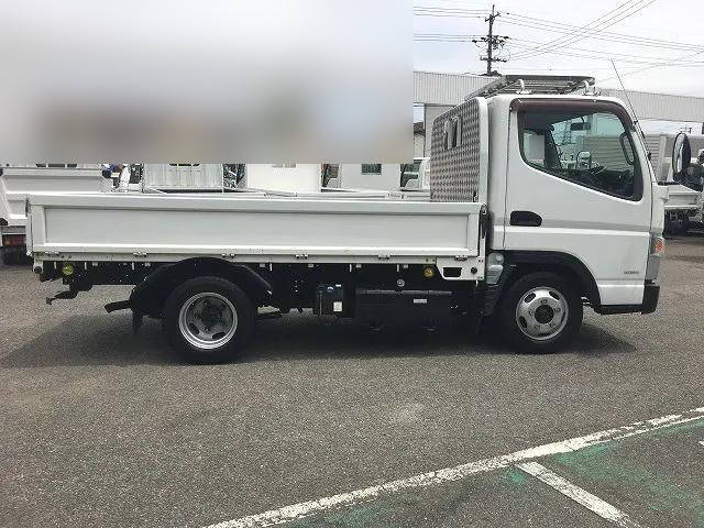 三菱ふそうキャンター平ボディ小型（2t・3t）[写真06]