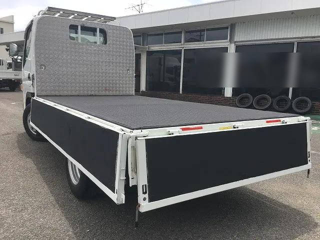 三菱ふそうキャンター平ボディ小型（2t・3t）[写真07]