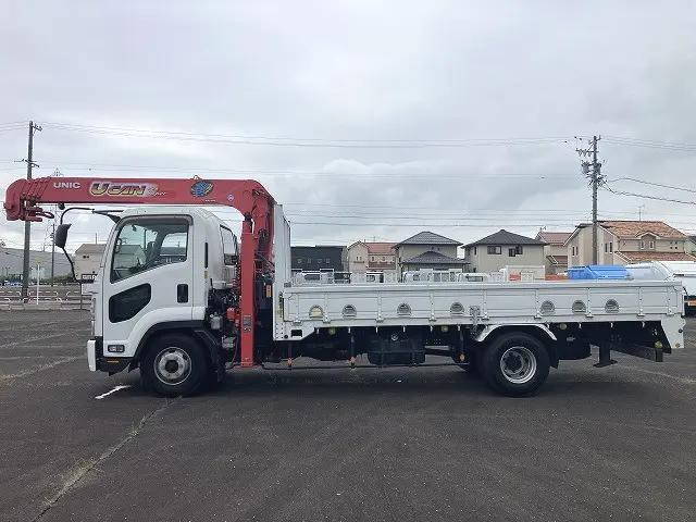 いすゞフォワードセルフクレーン5段中型（4t）[写真10]