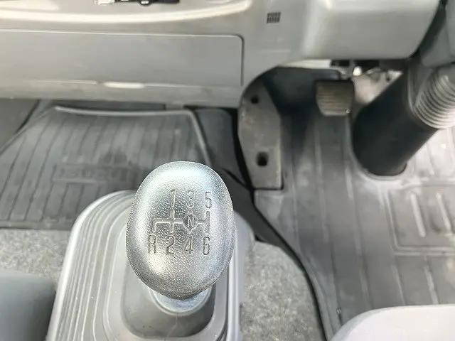 いすゞフォワードセルフクレーン5段中型（4t）[写真38]