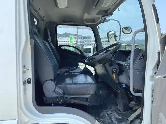 いすゞフォワード深ダンプ（土砂禁ダンプ）中型（4t）[写真28]