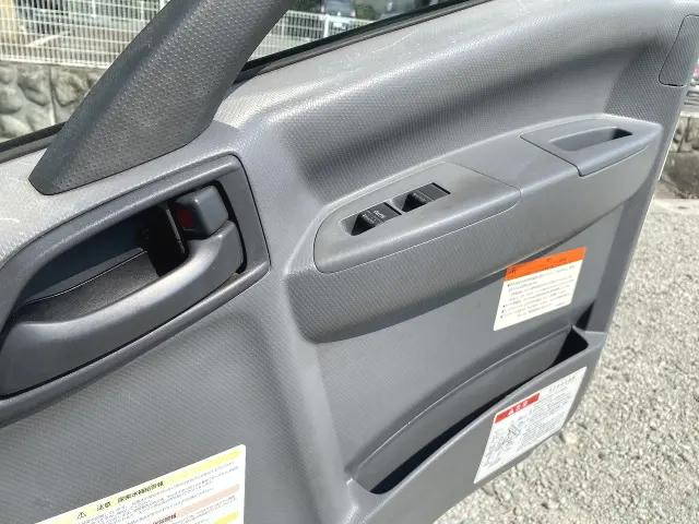 いすゞフォワード深ダンプ（土砂禁ダンプ）中型（4t）[写真35]